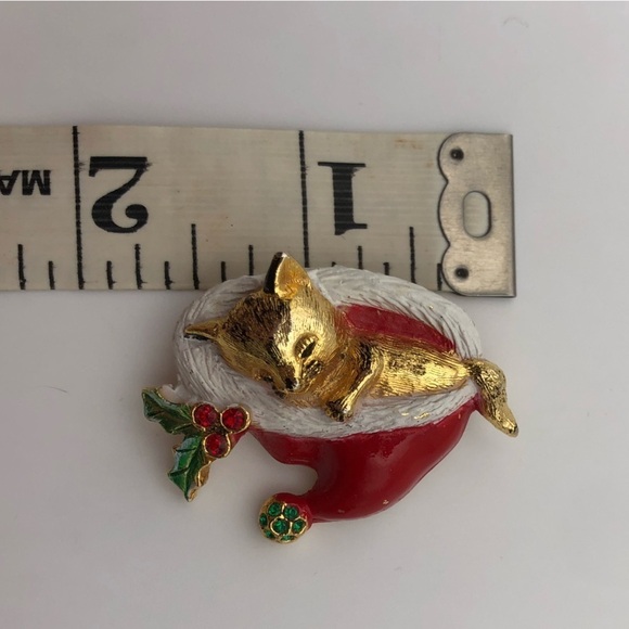 Vtg 70s Beatrix Gold Tone Sleeping Kitten Santa Hat Christmas Brooch 1.8” x 1.2” - Picture 5 of 6